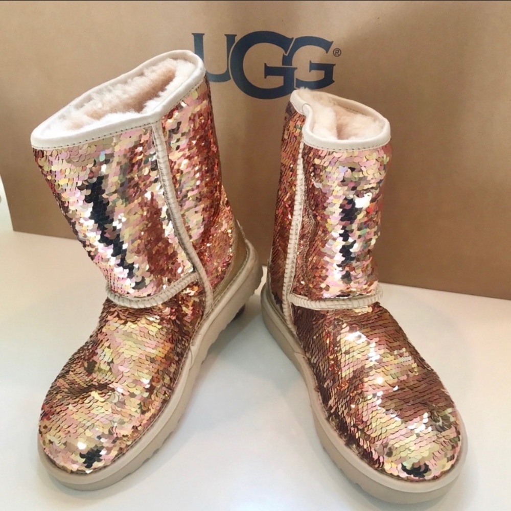 NEW UGG Classic Short Sequin Boots Gold Combo Sz5
